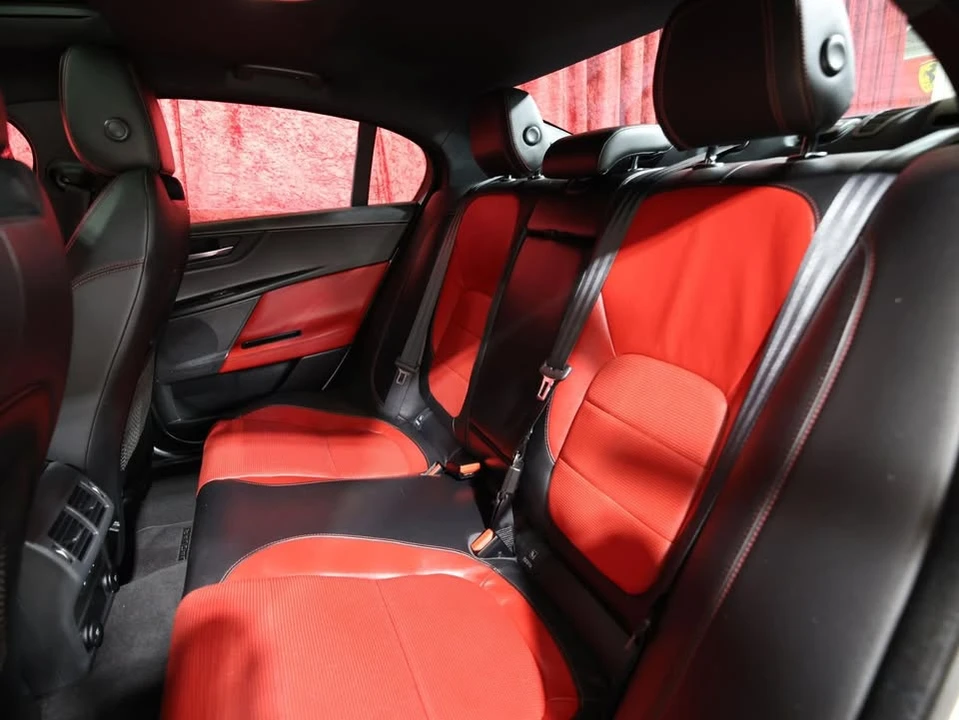 2019 Jaguar XE - Image 12 of 19