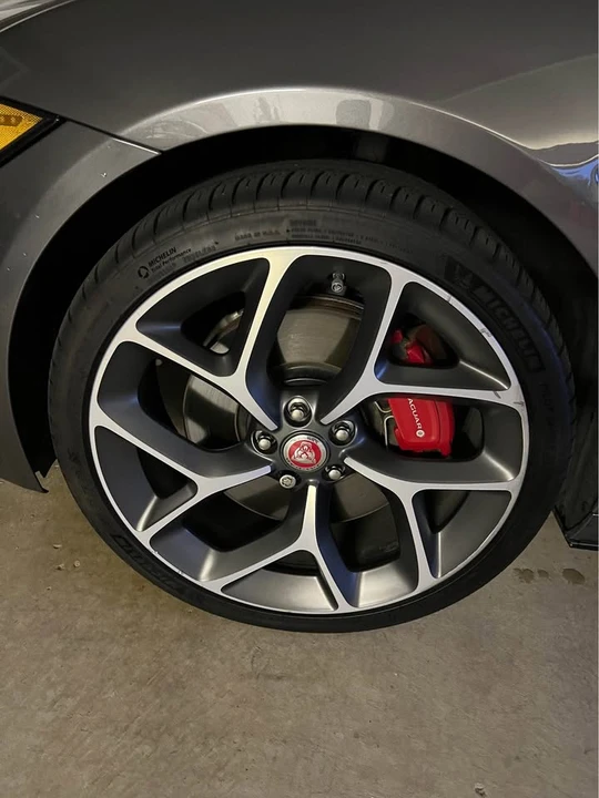 2019 Jaguar XE - Image 12 of 12