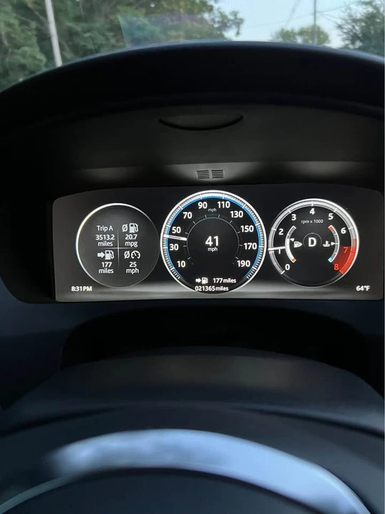 2019 Jaguar XE - Image 4 of 12