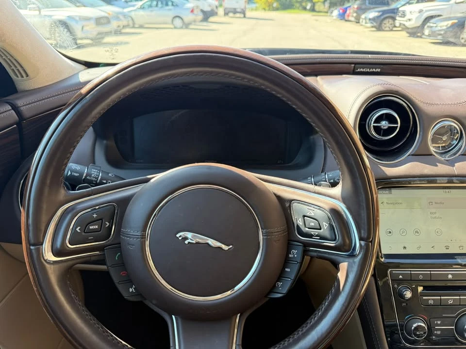 2019 Jaguar X351 XJ - Image 9 of 13