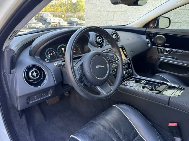 2019 Jaguar X351 XJ - Image 6 of 20