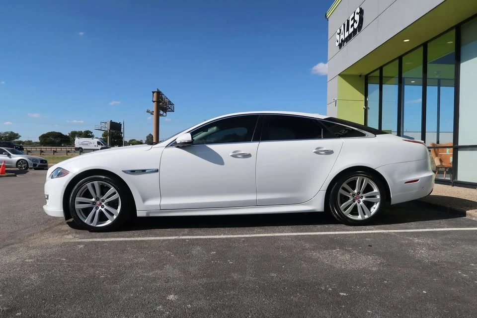 2019 Jaguar X351 XJ - Image 7 of 20