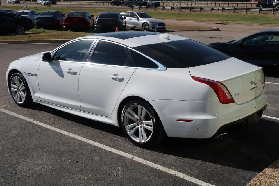 2019 Jaguar X351 XJ - Image 11 of 20