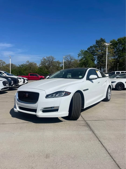 2019 Jaguar X351 XJ - Image 2 of 12