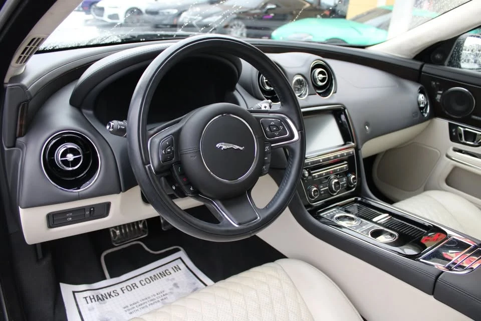 2019 Jaguar X351 XJ - Image 8 of 20