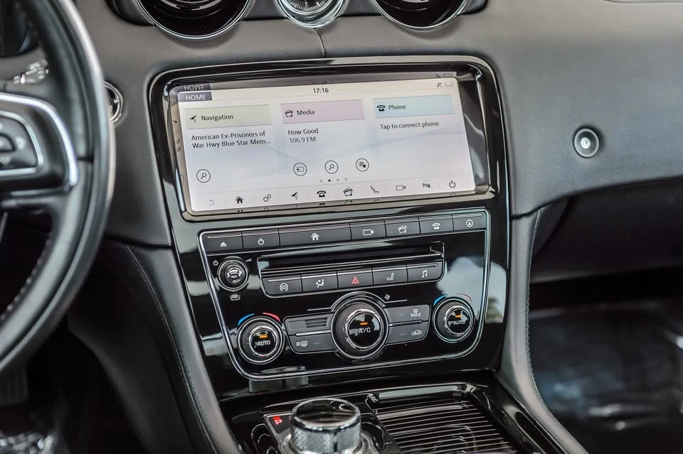 2019 Jaguar X351 XJ - Image 10 of 20