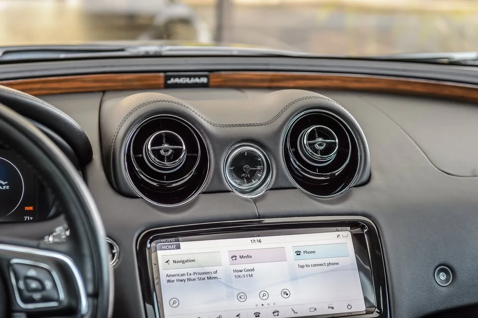 2019 Jaguar X351 XJ - Image 9 of 20