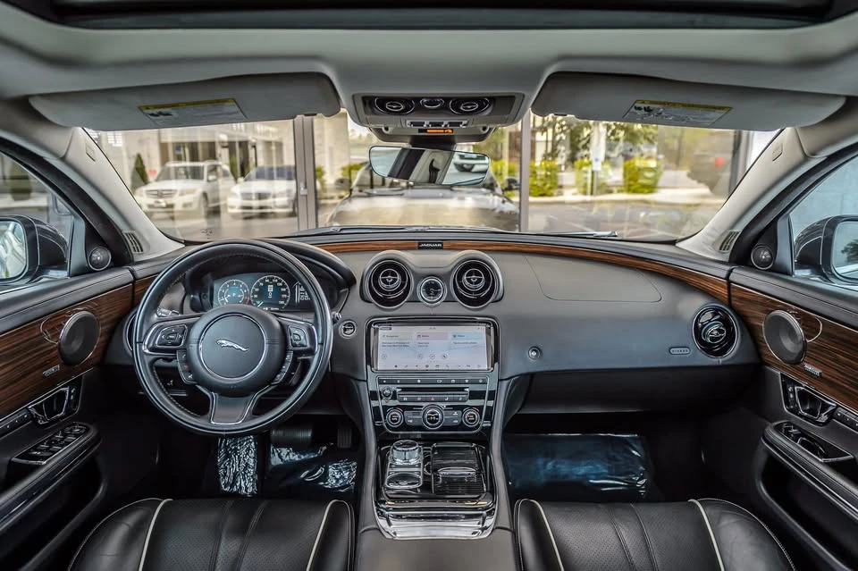 2019 Jaguar X351 XJ - Image 2 of 20