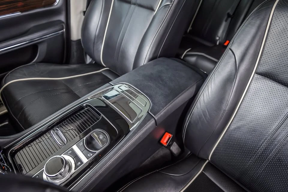 2019 Jaguar X351 XJ - Image 12 of 20