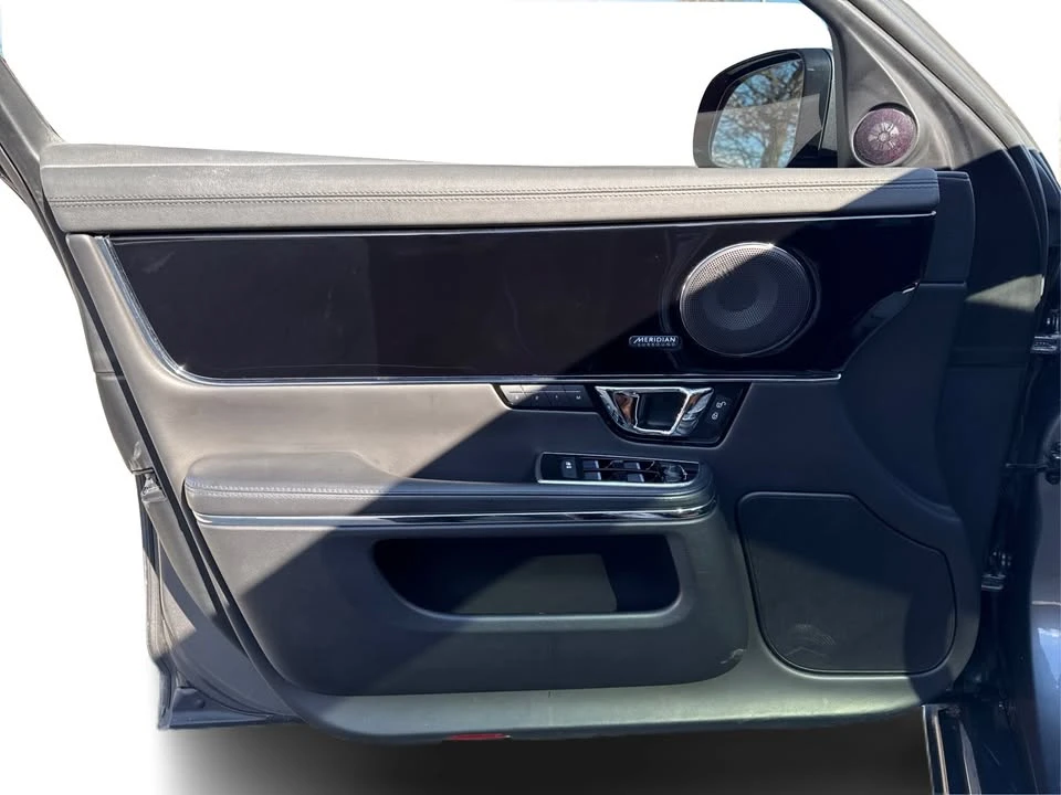 2019 Jaguar X351 XJ - Image 15 of 20