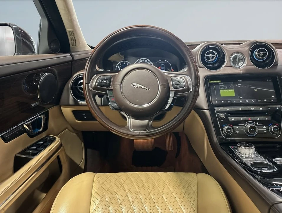 2019 Jaguar X351 XJ - Image 9 of 16