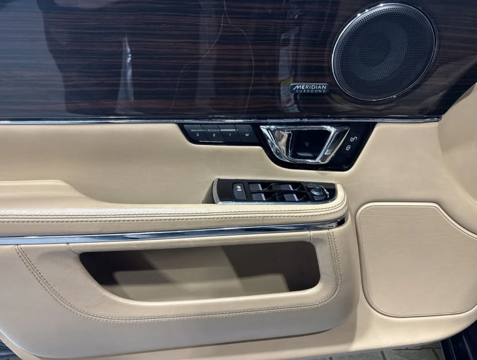 2019 Jaguar X351 XJ - Image 14 of 16