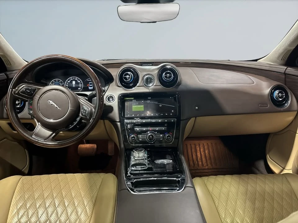 2019 Jaguar X351 XJ - Image 6 of 16