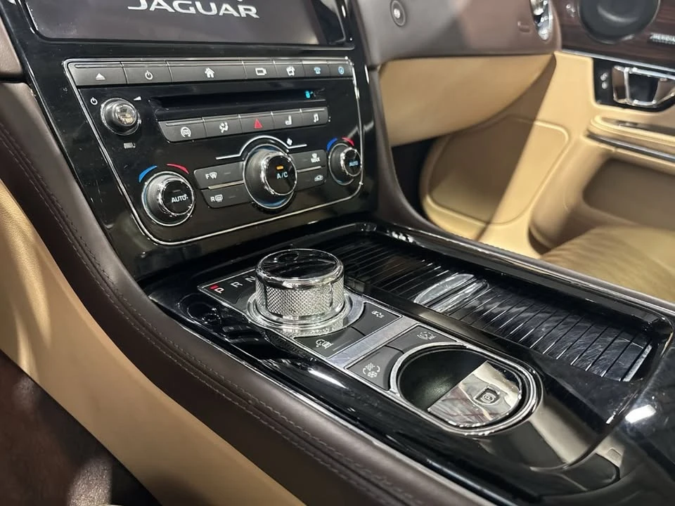 2019 Jaguar X351 XJ - Image 16 of 16