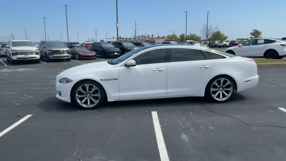 2019 Jaguar X351 XJ - Image 6 of 6