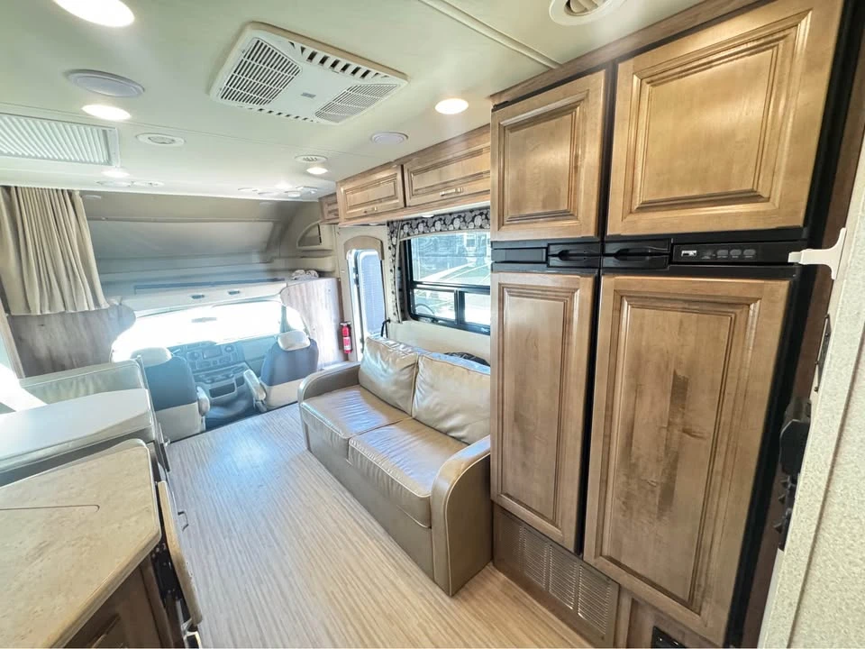 2019 Jayco - Image 12 of 20