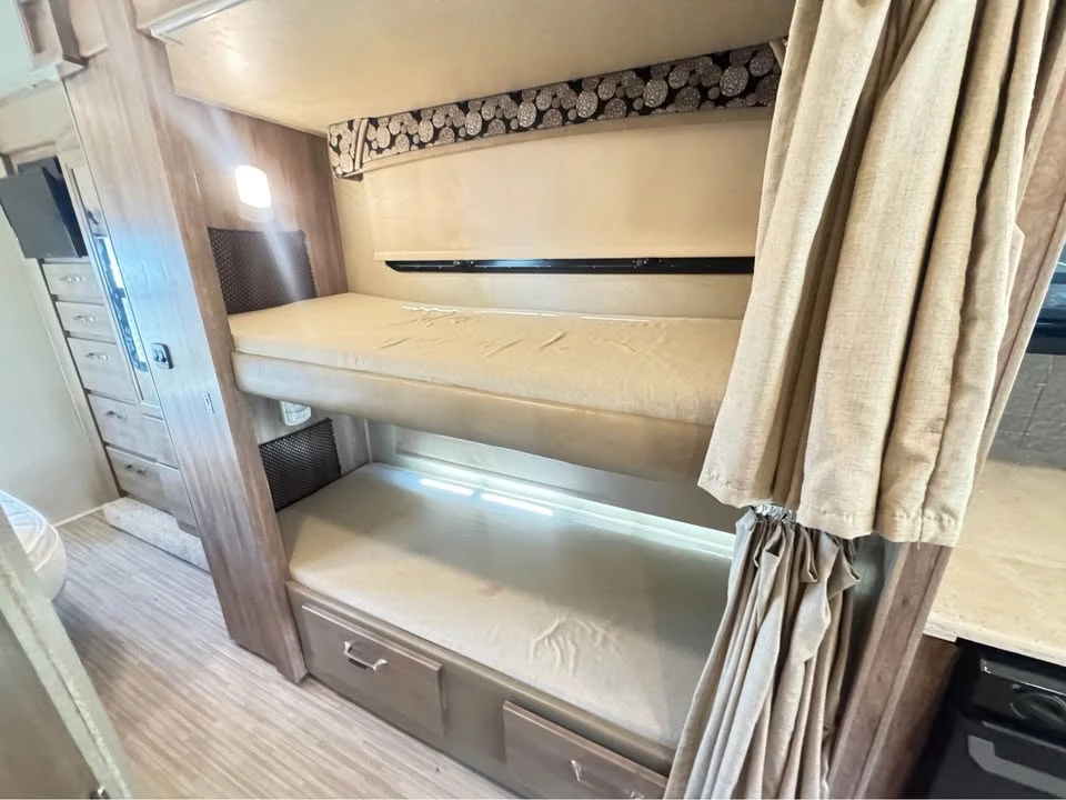 2019 Jayco - Image 7 of 20