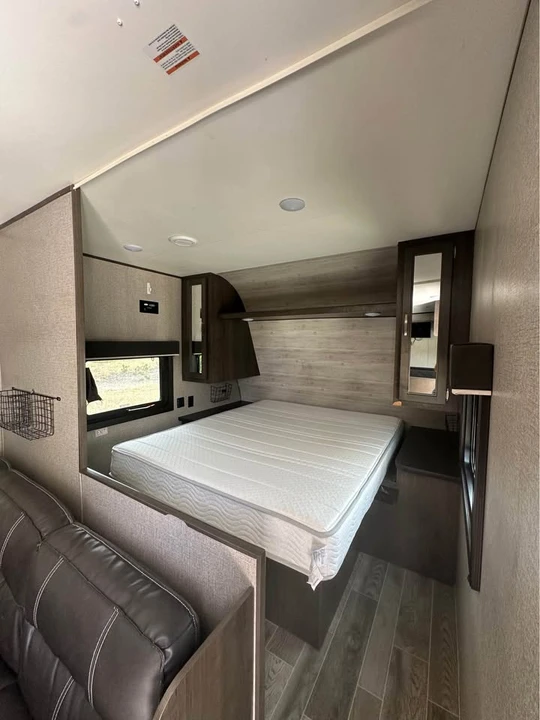 2019 Jayco - Image 6 of 9