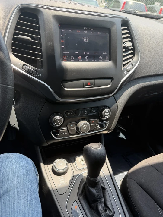2019 Jeep KL Cherokee - Image 24 of 25