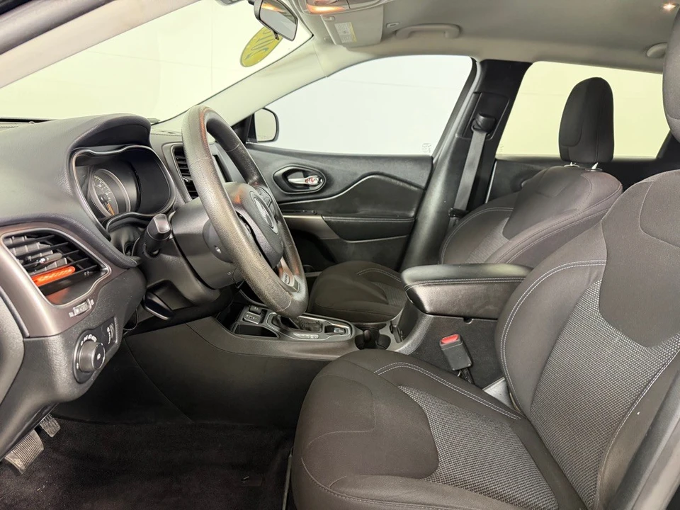 2019 Jeep KL Cherokee - Image 10 of 23