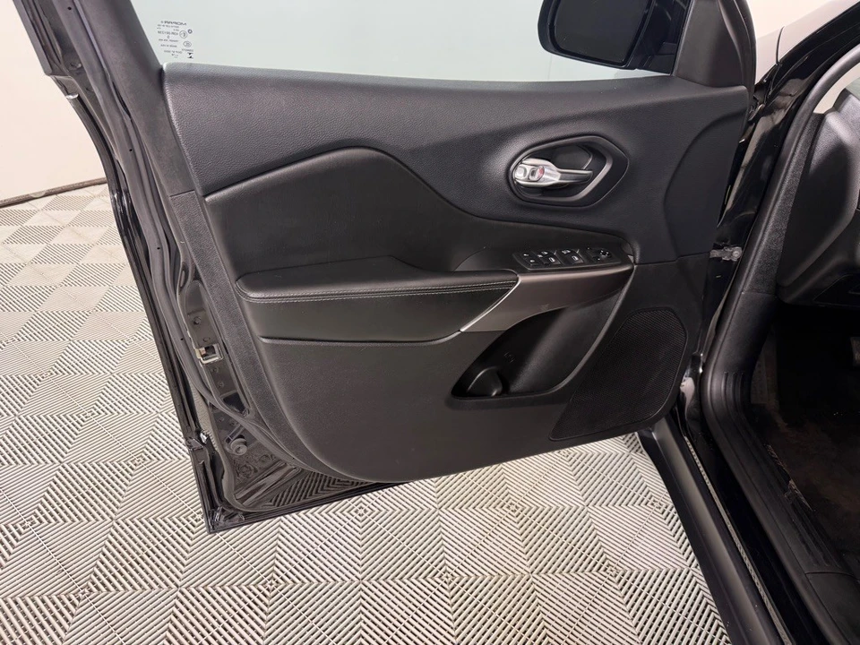 2019 Jeep KL Cherokee - Image 9 of 23