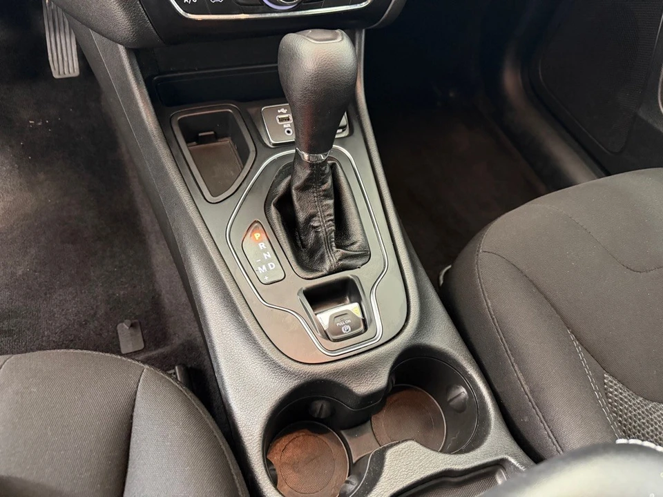 2019 Jeep KL Cherokee - Image 16 of 23