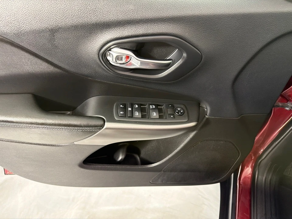 2019 Jeep KL Cherokee - Image 11 of 26