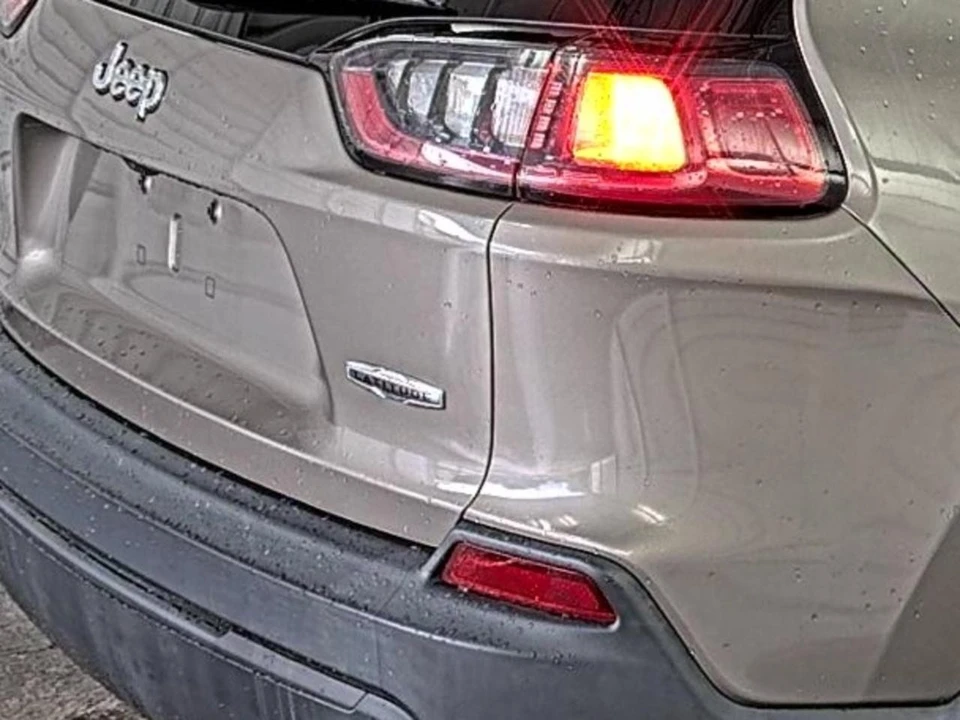 2019 Jeep KL Cherokee - Image 8 of 23