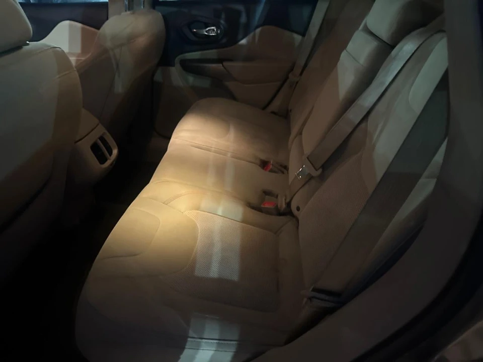 2019 Jeep KL Cherokee - Image 16 of 23