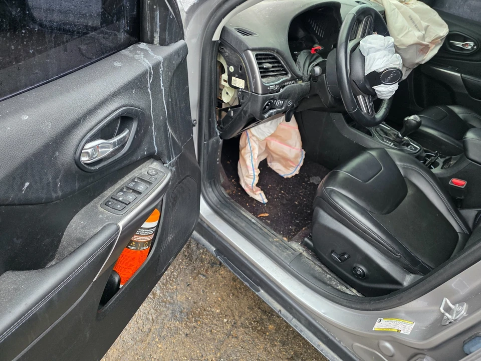 2019 Jeep KL Cherokee - Image 9 of 14