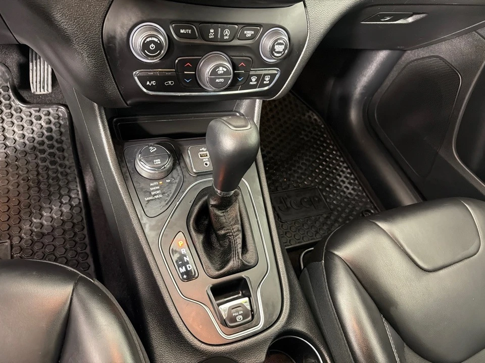 2019 Jeep KL Cherokee - Image 18 of 21