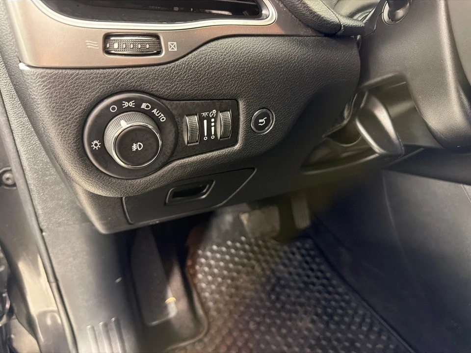 2019 Jeep KL Cherokee - Image 14 of 21