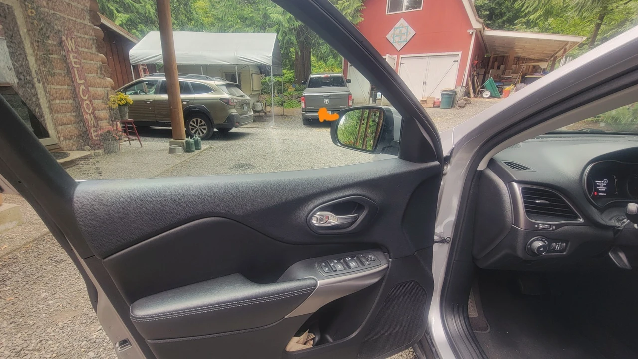 2019 Jeep KL Cherokee - Image 16 of 18