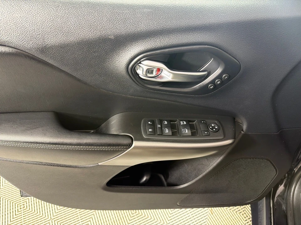 2019 Jeep KL Cherokee - Image 9 of 21