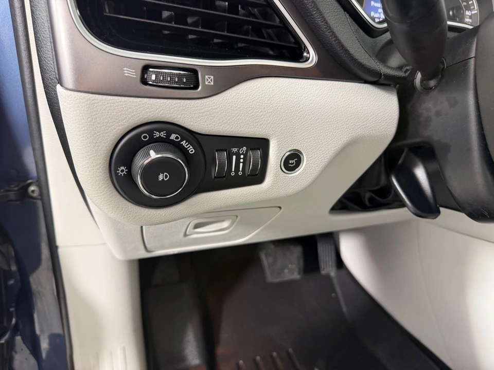 2019 Jeep KL Cherokee - Image 15 of 21