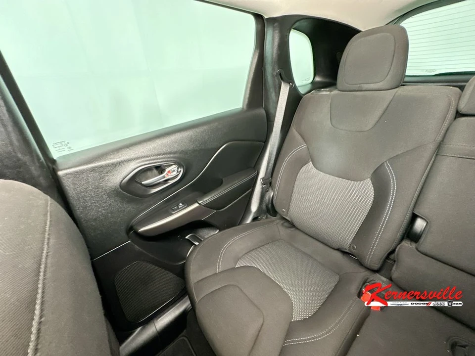 2019 Jeep KL Cherokee - Image 12 of 24