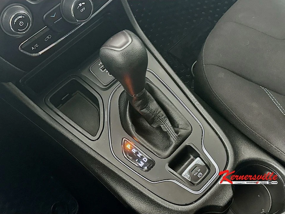2019 Jeep KL Cherokee - Image 16 of 21