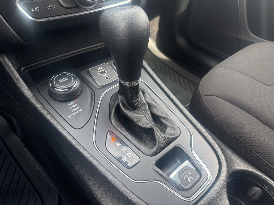 2019 Jeep KL Cherokee - Image 17 of 21