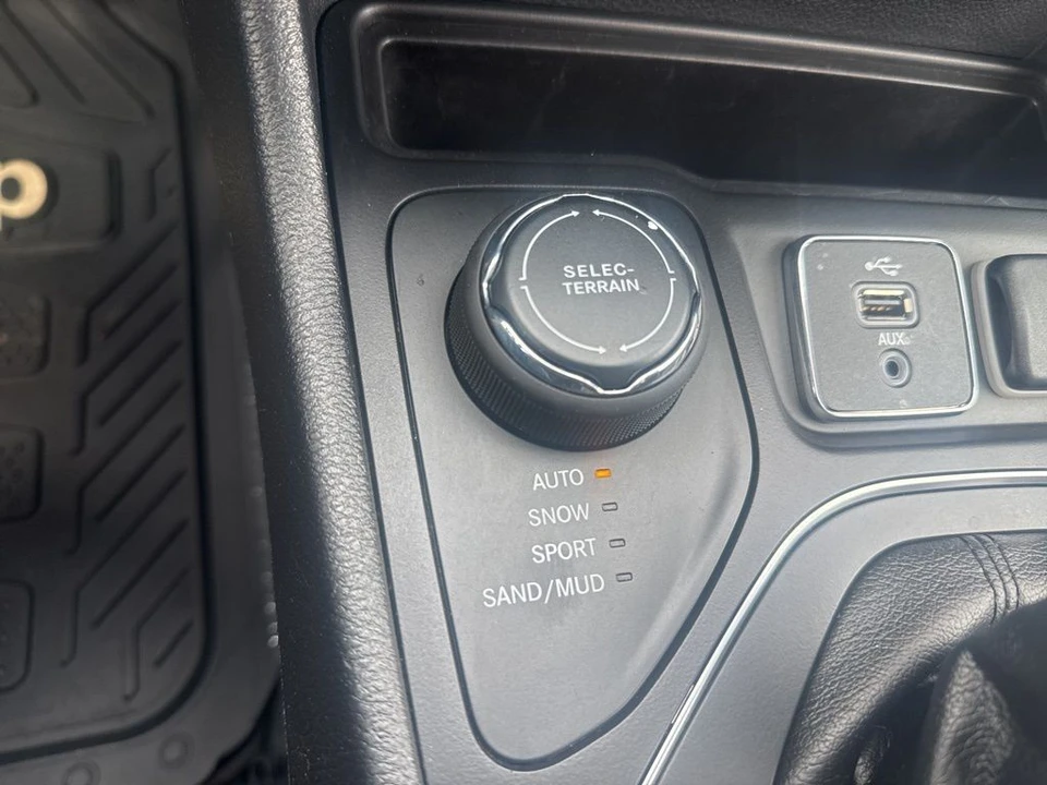 2019 Jeep KL Cherokee - Image 18 of 21