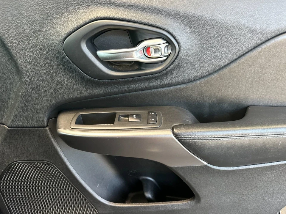 2019 Jeep KL Cherokee - Image 15 of 31
