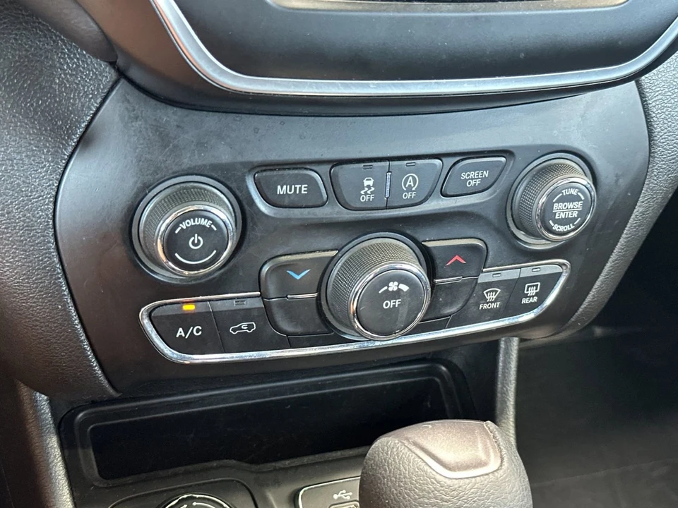 2019 Jeep KL Cherokee - Image 18 of 31