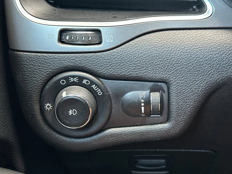 2019 Jeep KL Cherokee - Image 25 of 31