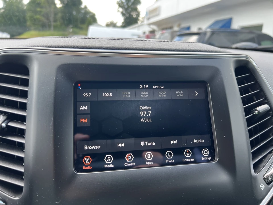 2019 Jeep KL Cherokee - Image 17 of 27
