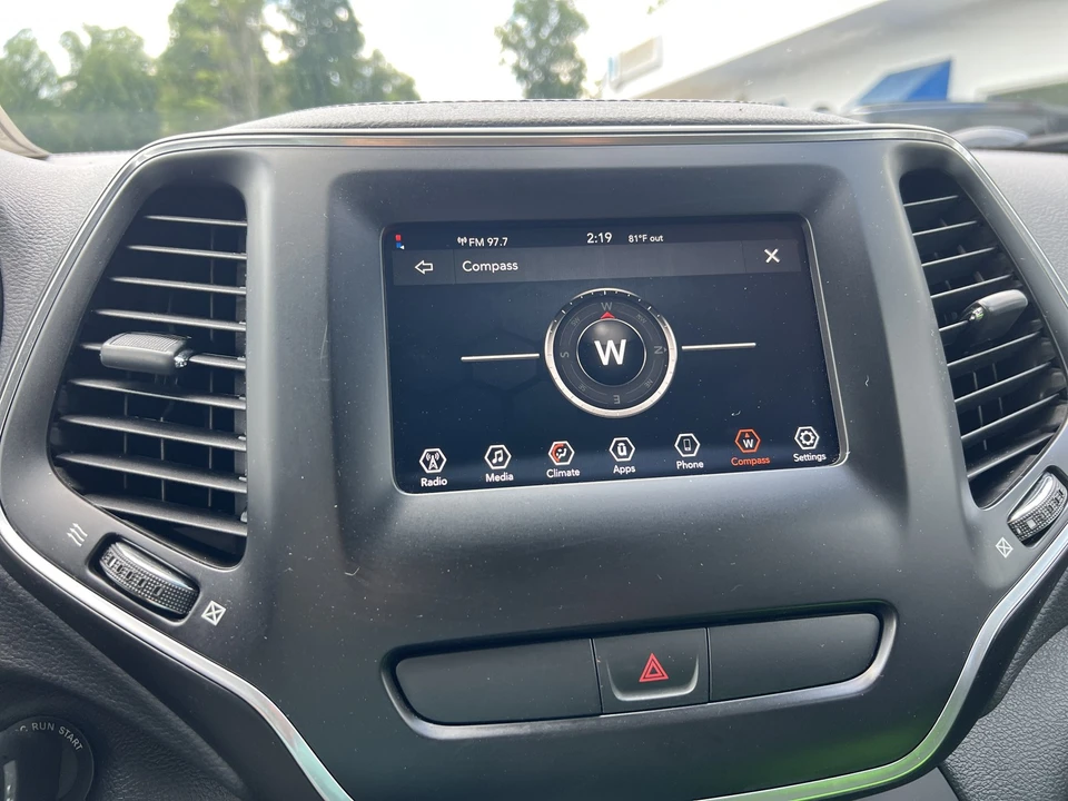 2019 Jeep KL Cherokee - Image 18 of 27