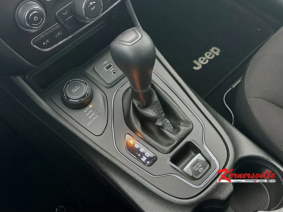 2019 Jeep KL Cherokee - Image 16 of 21