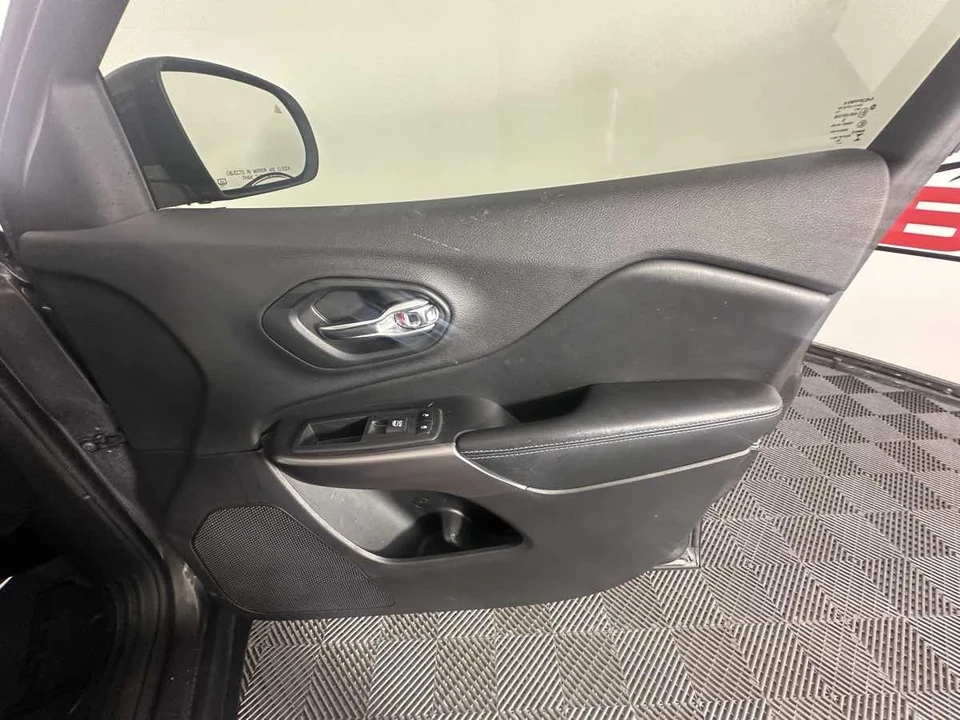 2019 Jeep KL Cherokee - Image 17 of 21