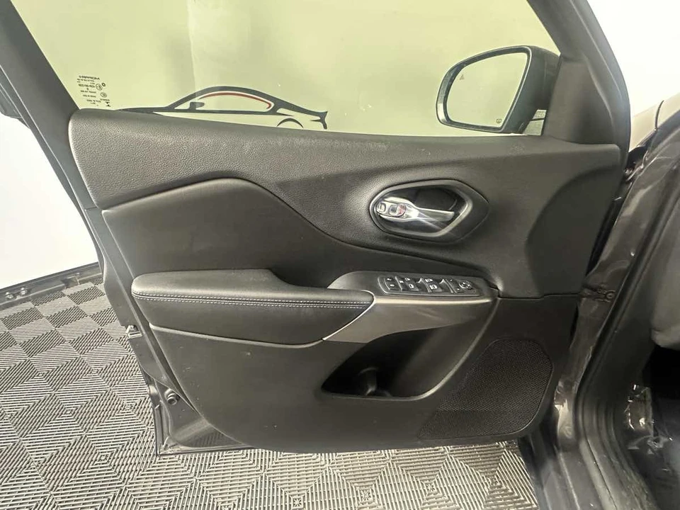 2019 Jeep KL Cherokee - Image 16 of 21