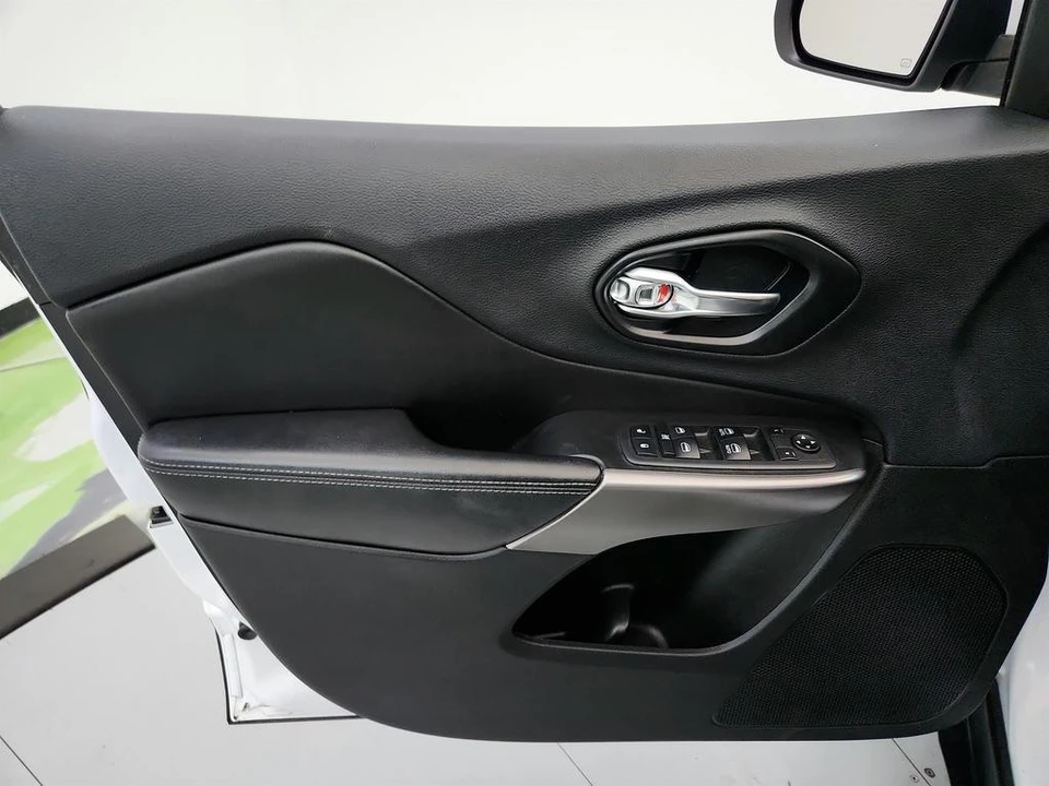 2019 Jeep KL Cherokee - Image 20 of 31