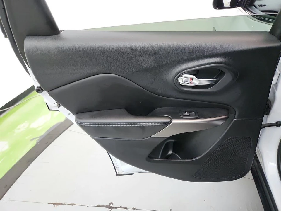 2019 Jeep KL Cherokee - Image 23 of 31