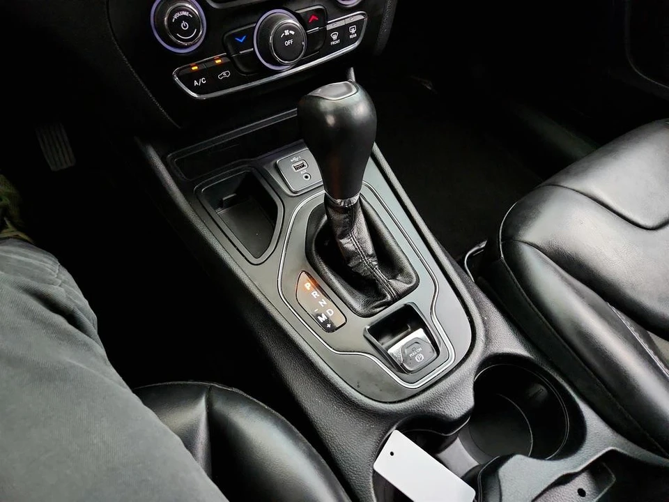 2019 Jeep KL Cherokee - Image 16 of 31